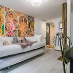 Chateau Biek Apartamento *